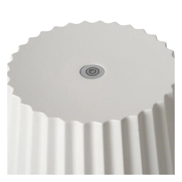 Lucide JUSTINE - Lampe de table Rechargeable Intérieur/Extérieur - Batterie/Piles - LED Dim. - 1x2W 2700K - IP54 - Avec station de charge sans fil - Blanc - détail 5